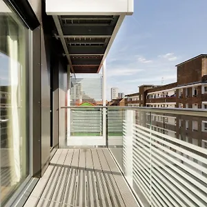 The Wentworth - Sleeps 4 Apartment